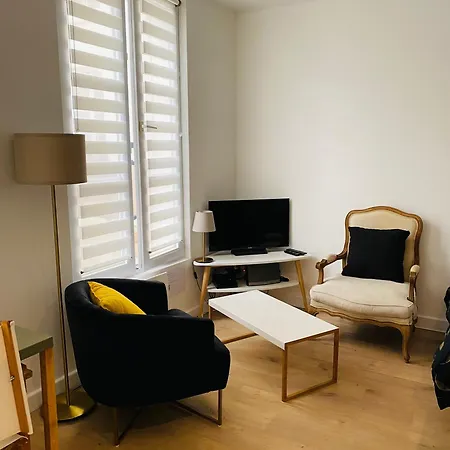 Entier Aux Abbesses - Montmartre - Flat In Montmartre