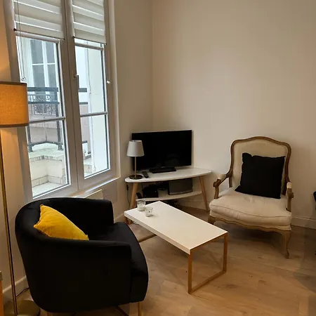 Entier Aux Abbesses - Montmartre - Flat In Montmartre