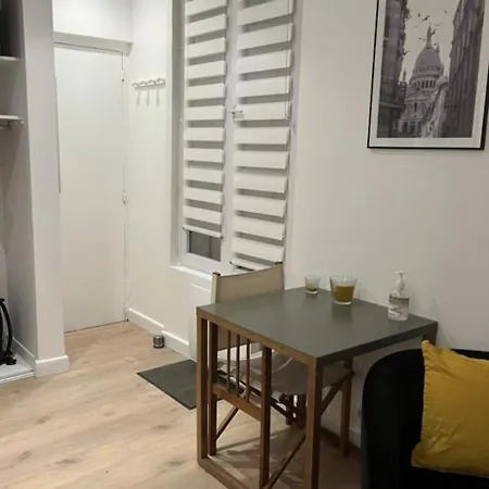 Entier Aux Abbesses - Montmartre - Flat In Montmartre Апартаменты Париж
