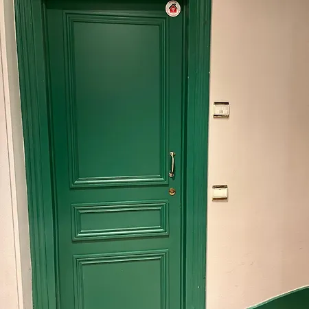 Entier Aux Abbesses - Montmartre - Flat In Montmartre Париж