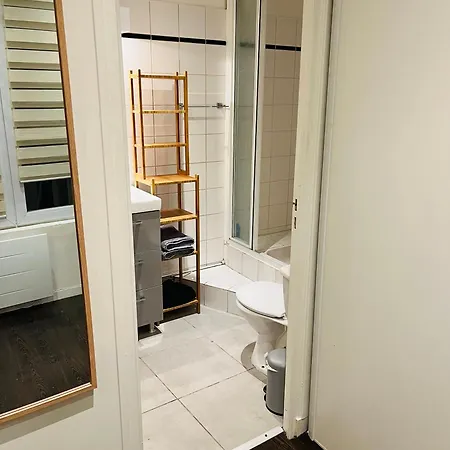 Entier Aux Abbesses - Montmartre - Flat In Montmartre Париж